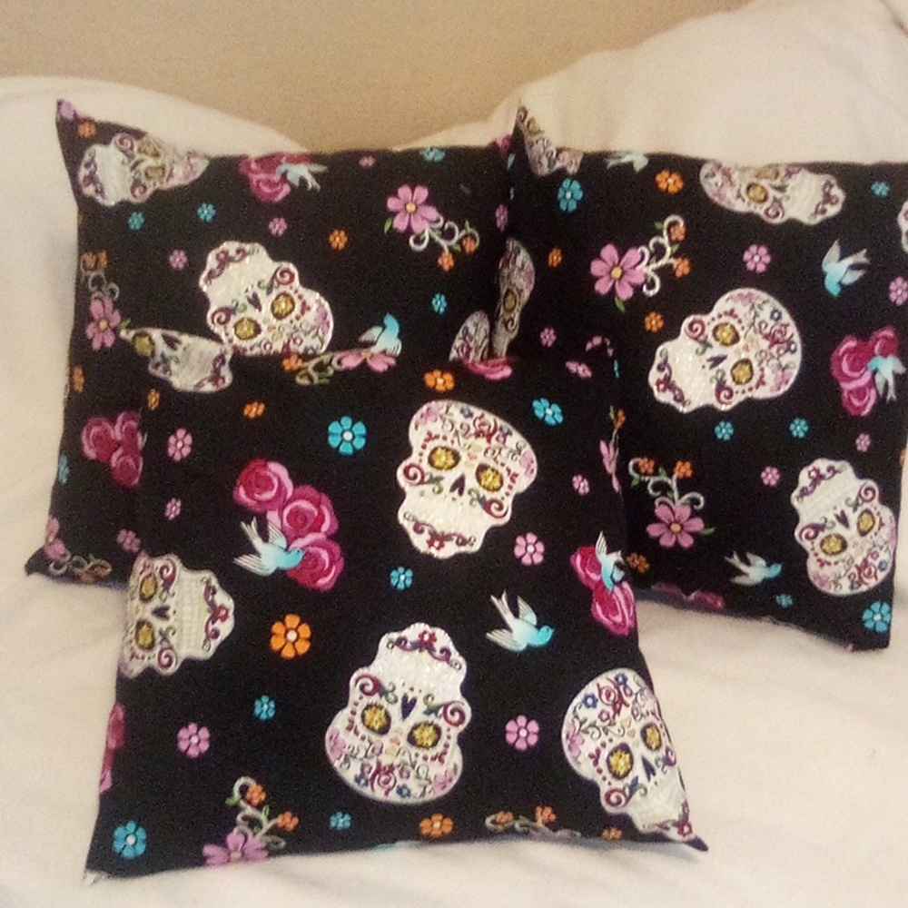 Throw Pillows - image 1